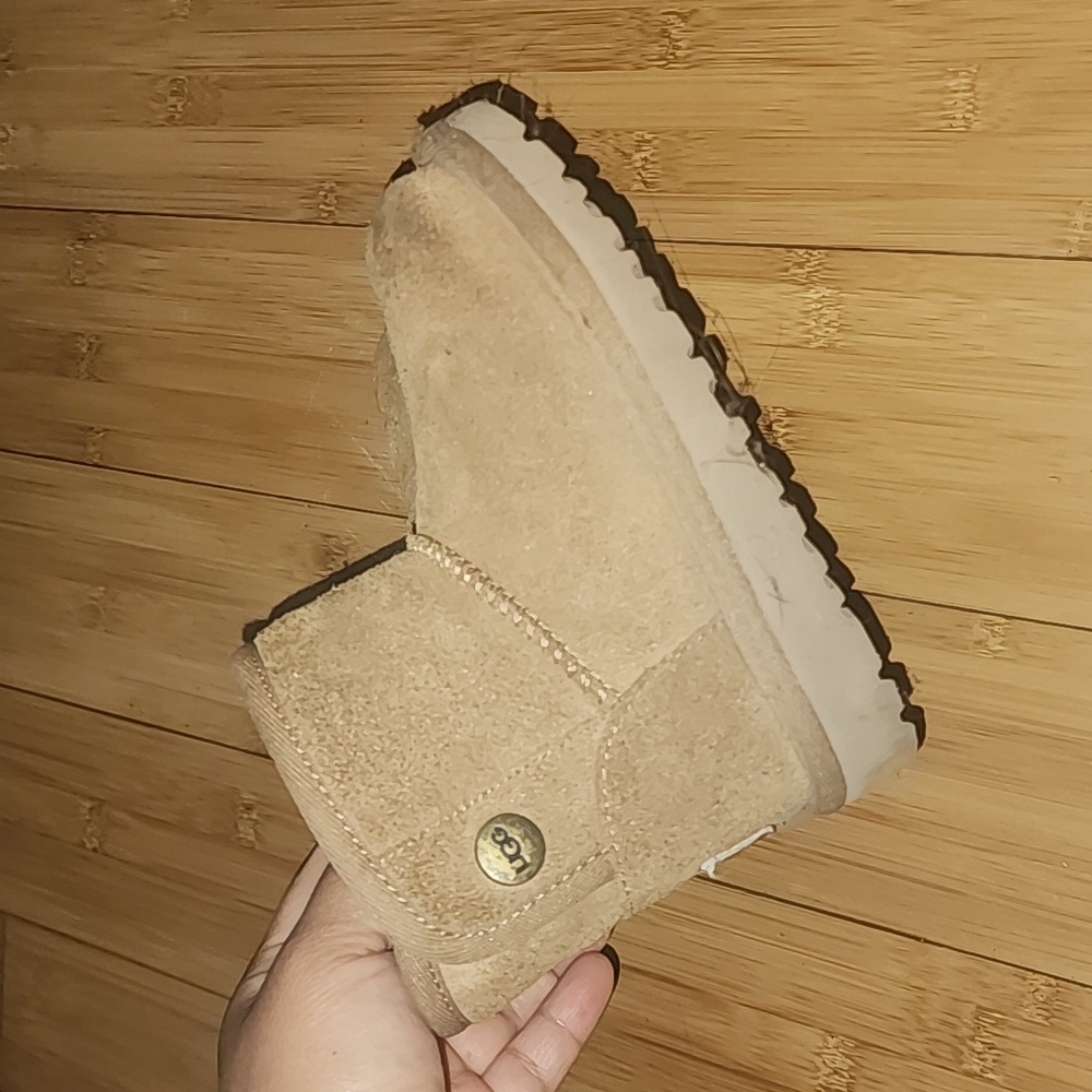 Toddler Uggs sz8